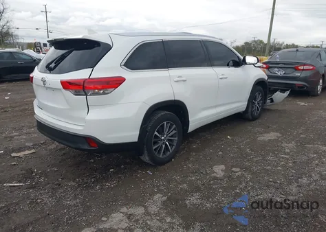 2017 Toyota Highlander Xle z USA, uszkodzony, nr VIN 5TDJZRFH7HS409486